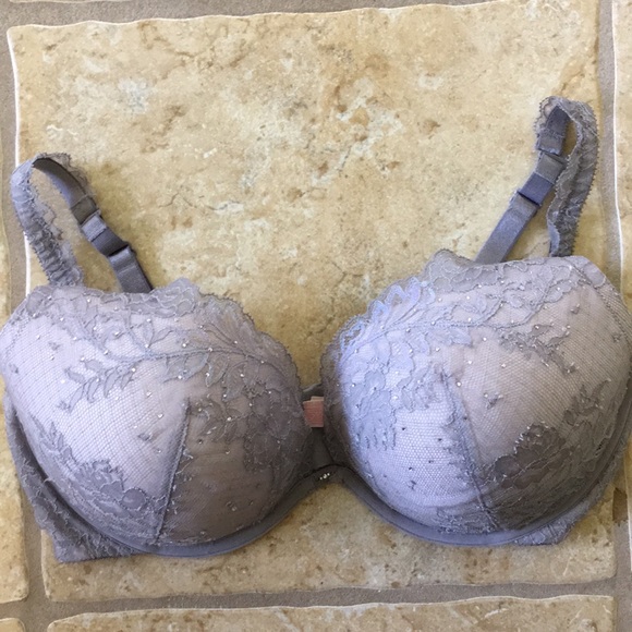 Victoria’s Secret 36DD lace pushup bra